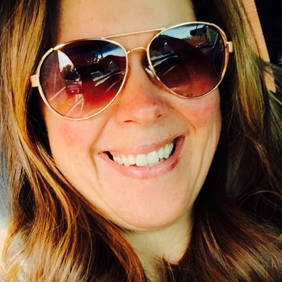 Meet the Posher Other - Meet your Posher, Madelyn